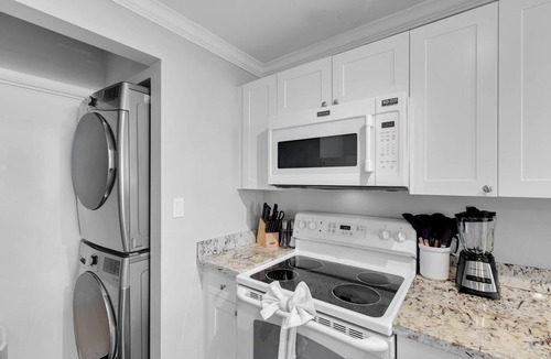 Meadows Condo | Waterfront Condo with Dock, Pool, Downtown Key West Near Duval
