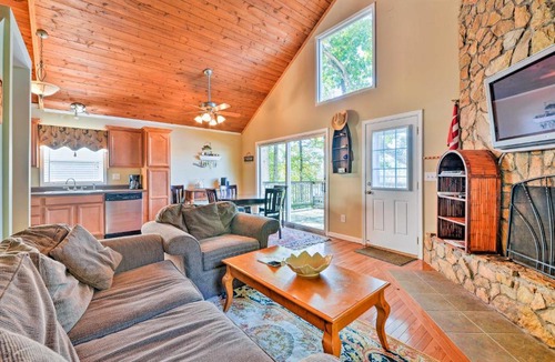 Southmont House | Waterfront High Rock Lake Cottage with Private Dock!