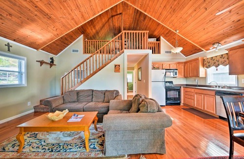Southmont House | Waterfront High Rock Lake Cottage with Private Dock!