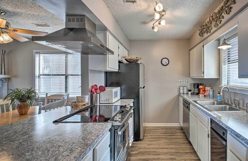 Rockwell Apartment | Waterfront Hot Springs Condo w/Boat Slip & Pool!