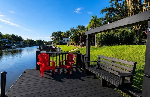 River Ranch RV Rental | Waterfront Luxury RV Lot w/Private Dock & Grill 430