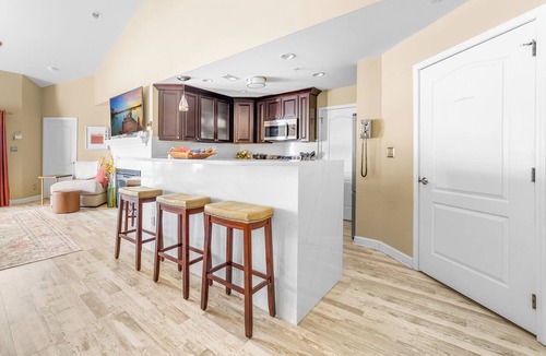 Cornelius Condo | 🆕 Waterfront Penthouse Lake Norman Views