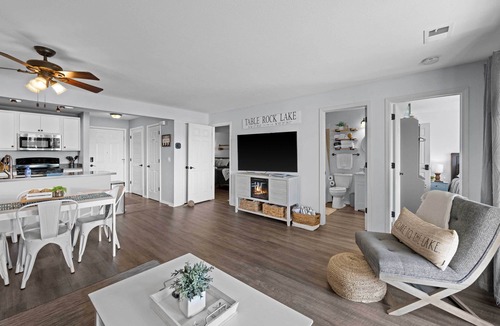 Kimberling City Apartment | Waterfront Pool! Near SDC - Step-free Access!