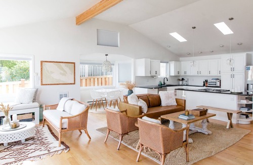 Retsil House | Waterfront Retreat Near Seattle, Hot Tub, Mt. Rainier Views, Sleeps 6