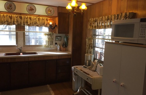 Pinetop-Lakeside House | Welcome to Grandma’s house! 2 bedroom plus pullout. Sleeps six adults.