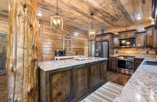 Broken Bow Cabin | Whiskey & Wine-Luxe 6 Bedroom Cabin, Oversized Private Showers w/Rainheads