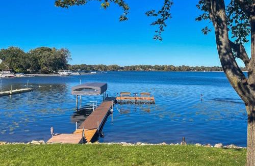 White Bear Lake House | White Bear Lake Lakehouse w/Dock & Paddleboards