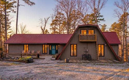 Lone Rock House | White River Escape with BBQ & Private Backyard