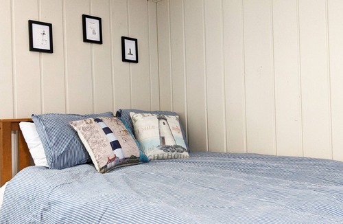 Whitehall Hotel | Whitehall Cottages Boutique Motel - Full Bed
