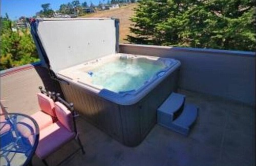 San Simeon House | Windmere Seaclift Estates