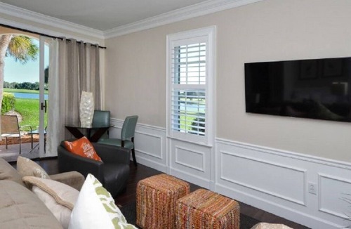 Osprey Village Apartment | Windsor Lodge Unit 10, studio, close to beaches, pool