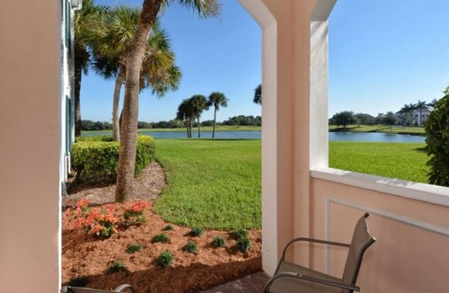 Osprey Village Apartment | Windsor Lodge Unit 10, Studio, close to the beaches, pool access