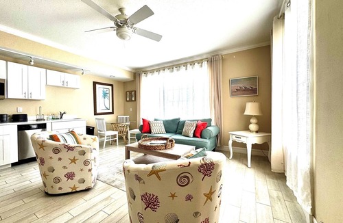 Osprey Apartment | Windsor Lodge Unit #19, studio close to beaches