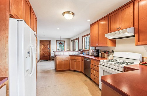 Tolovana Park House | Windwhistle - Oceanfront!