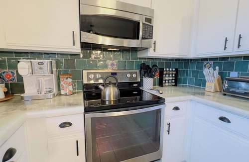 Catalina House | WINTER WHERE IT'S WARMER! One-Story, Patio w/Mountain Views & Washer/Dryer!