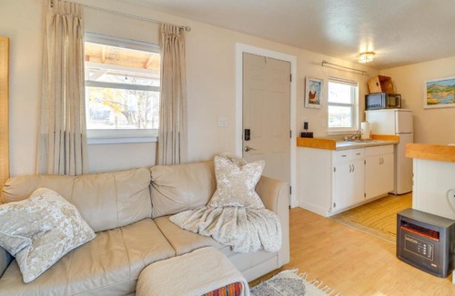 San Ysidro Apartment | Yard, Deck, Grill! Desert Hideaway By Jemez Canyon