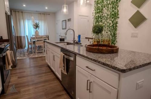 Biddleville House | Your Charlotte Basecamp - 10min to Everything