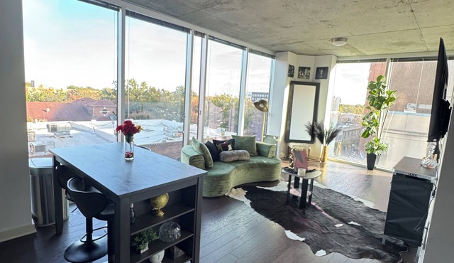 2-bedroom High Rise condo in the heart of Downtown Raleigh with free parking!