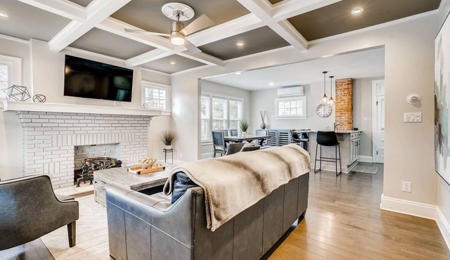 2 King Beds, Close to OSU, Zoo & Columbus' Best!