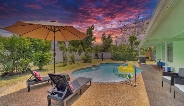 2 Kitchens + Pool + Ping-Pong + Corn Hole + BBQ + Next to Venice Downtown
