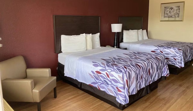 2 Queen Rooms Near Tinsley Dog Park – Free Lobby Coffee