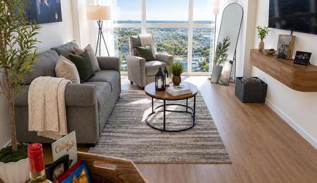 24th Floor Luxury Downtown Apartment with City Views Pool Spa Jacuzzi Cinema Game Room and more