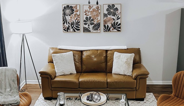 2BR in Desirable North Hills Neighborhood
