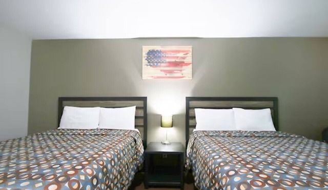 3 Accommodations of Clean & Modern Rooms | Near Hwy 34 | Free Parking