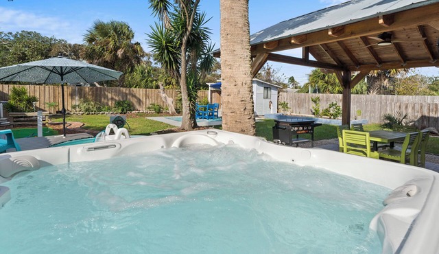 3-Bed St. Augustine Oasis, Walk to Beach, Pool, Hot Tub, Tiki & Golf Green