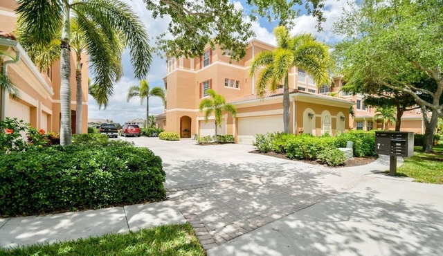 3 Bedroom 2 Bath 2 Car Garage includes Golf Cart Usage
