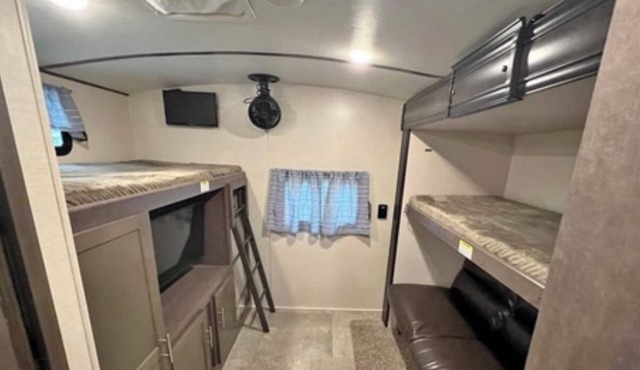 37.5 ft camper. Sleeps 9. Delivery option is available.