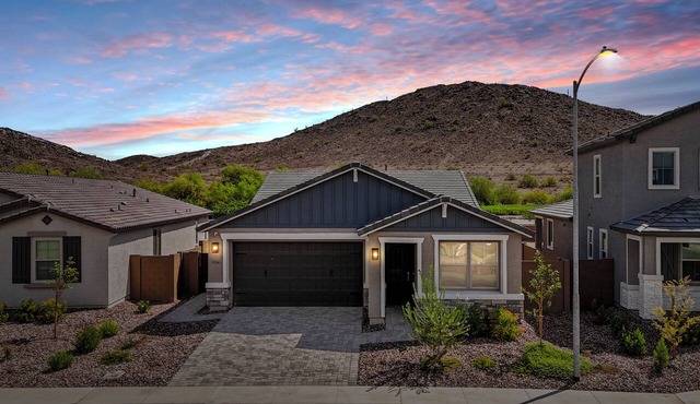 4-bedroom house in charming Phoenix with Tesla EV Charger