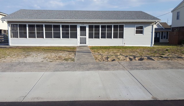 4 BR, 2 BA Cottage Kill Devil Hills, Close to the ocean, NO Steps