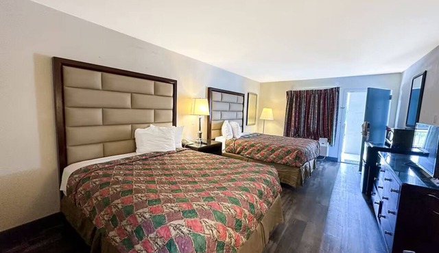 4 Relaxing Rooms w/Free Parking & Seasonal Pool | Quiet Ridgeway Sta