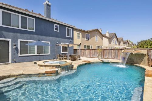4BR Oxnard Stay Heated Pool Hot Tub Near Beaches