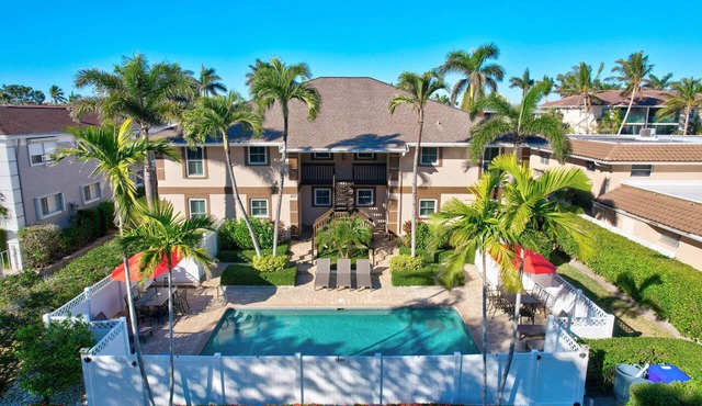 A-2 - Waterfront Condo Near Naples Bay & Beaches