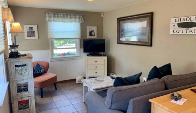 Anchorage Cottages Unit 1 Dog friendly and close to the beach