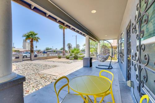 Apartment 2 Mi to Chase Field & PHX Arena!