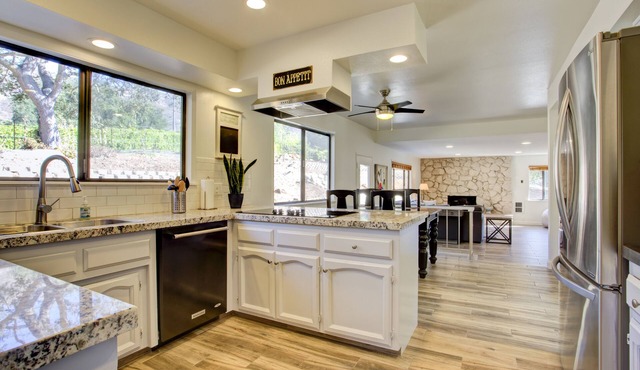 Attractive 2800 sq ft, 4 Bedroom 3 Bath Home 10 guest max. Absolutely no parties