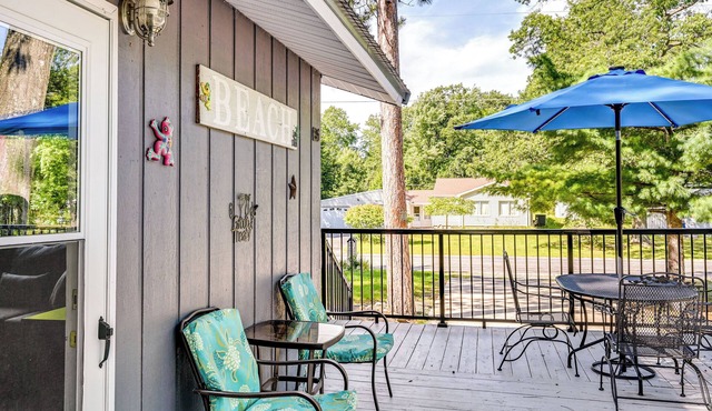 Au Gres Vacation Rental Cabin < 1 Mi to Lake Huron in Au Gres