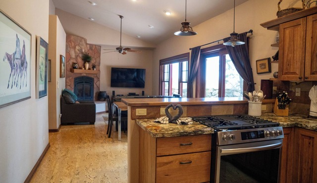 Awesome Custom-built Guesthouse In Quiet Downtown Location
