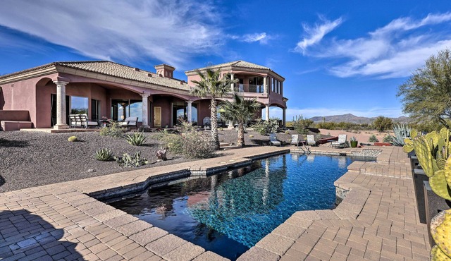 Backyard Oasis! Mtn-View Family Gem in Scottsdale