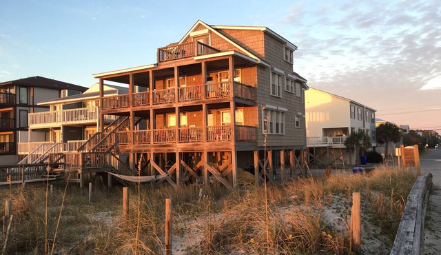 Beach House @Tiki OceanFront 3B 2ba Cottage - All one Level - Wraparound Porches