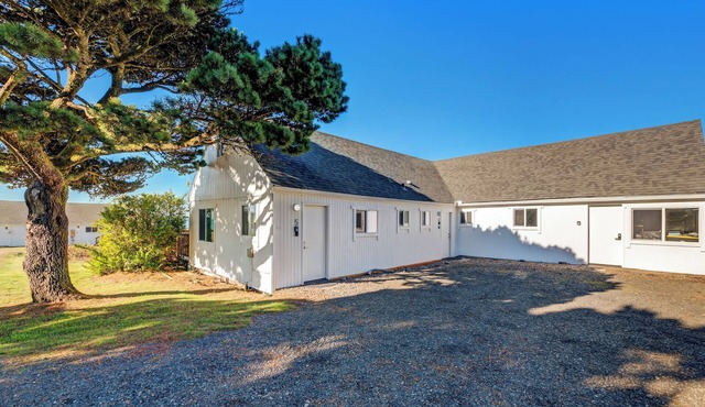 Beachcomber: Beachfront Escape Unit #5