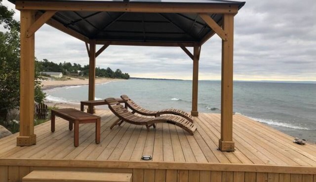 Beachfront All Seasons Property in Tiny