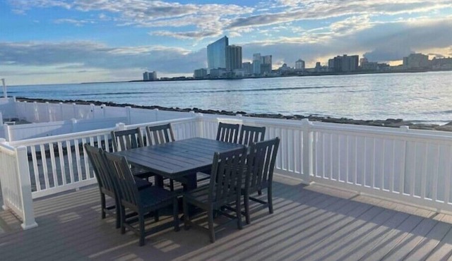 Beachfront Bliss with Views! Perfect for families in Brigantine