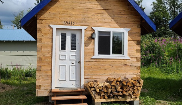 Bear Cabin in the Heart of Moose Country Alaska!