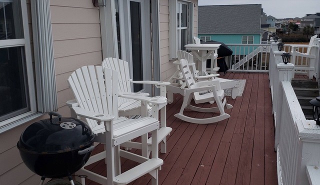 Beautiful 4 bed 3 bath beach cottage with wonderful ocean views
