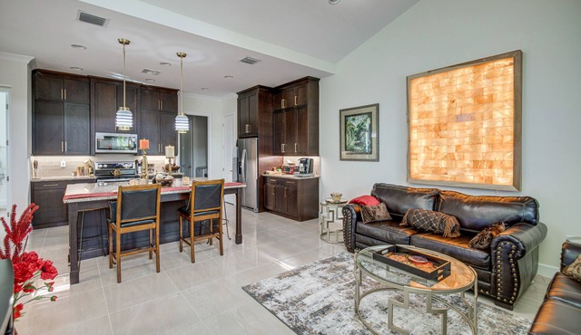 Beautiful Naples Getaway w/Pool Access!