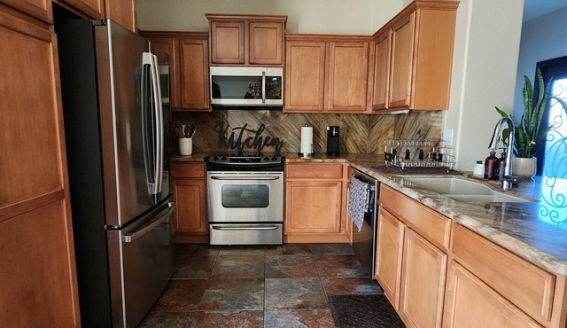 Beautiful, Peaceful, Home away from Home -Perfect for 4 people and Pet Friendly!